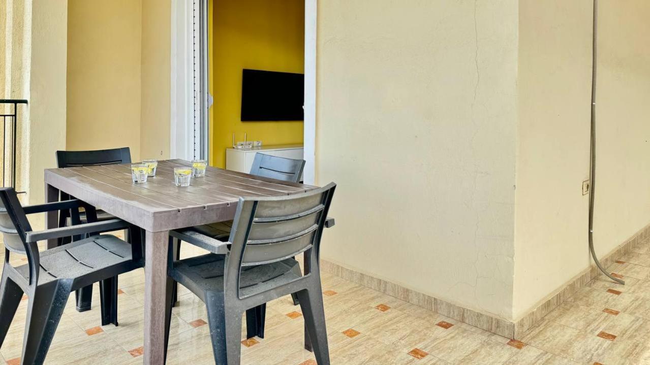Colorful Sea View Apartment Sarande Ngoại thất bức ảnh