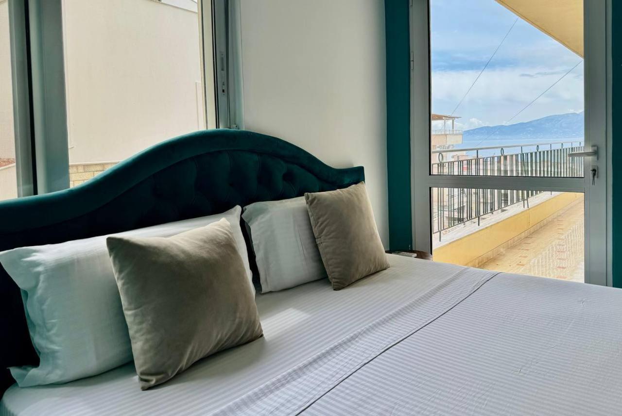 Colorful Sea View Apartment Sarande Ngoại thất bức ảnh